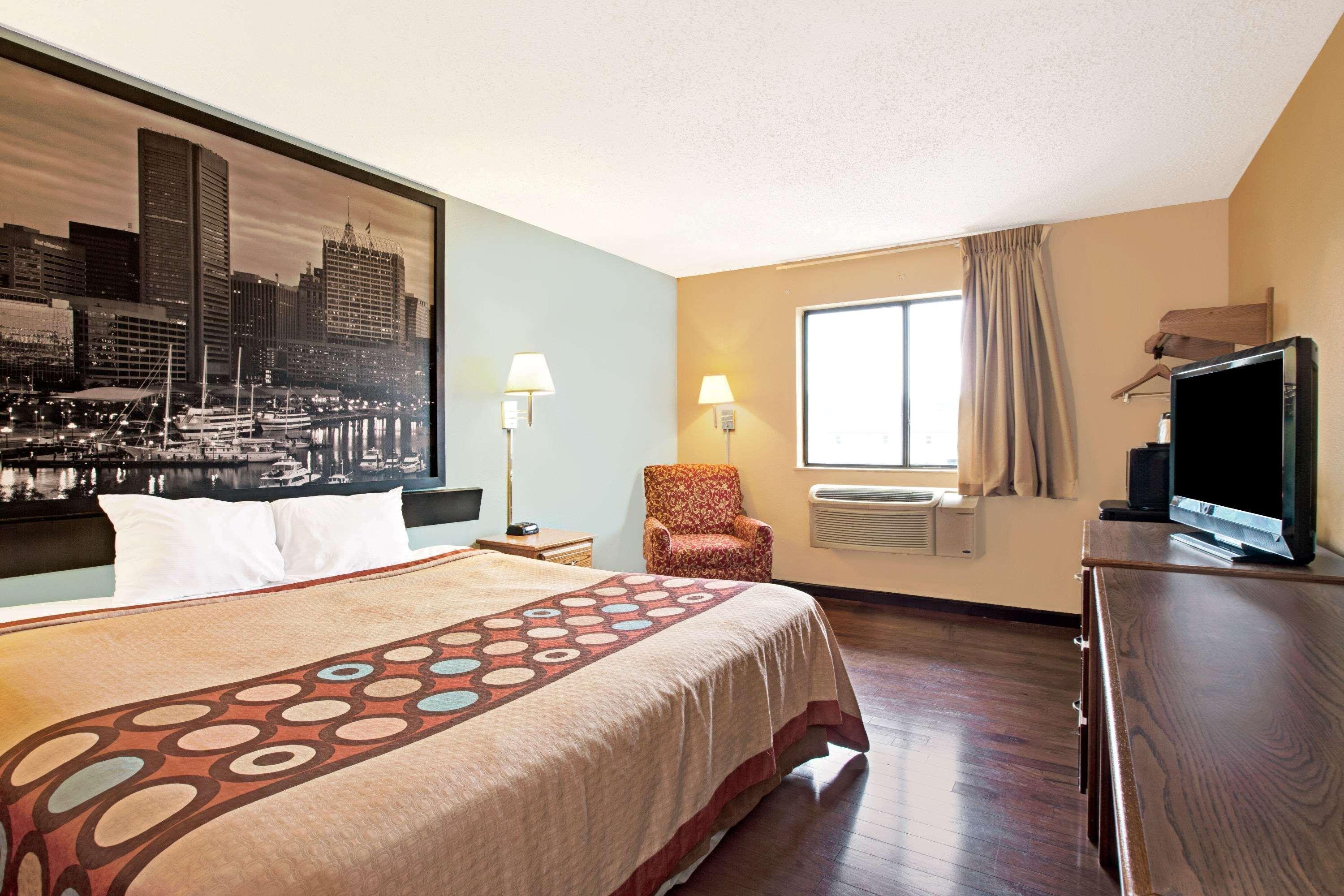 Super 8 By Wyndham Baltimore/Essex Area Luaran gambar