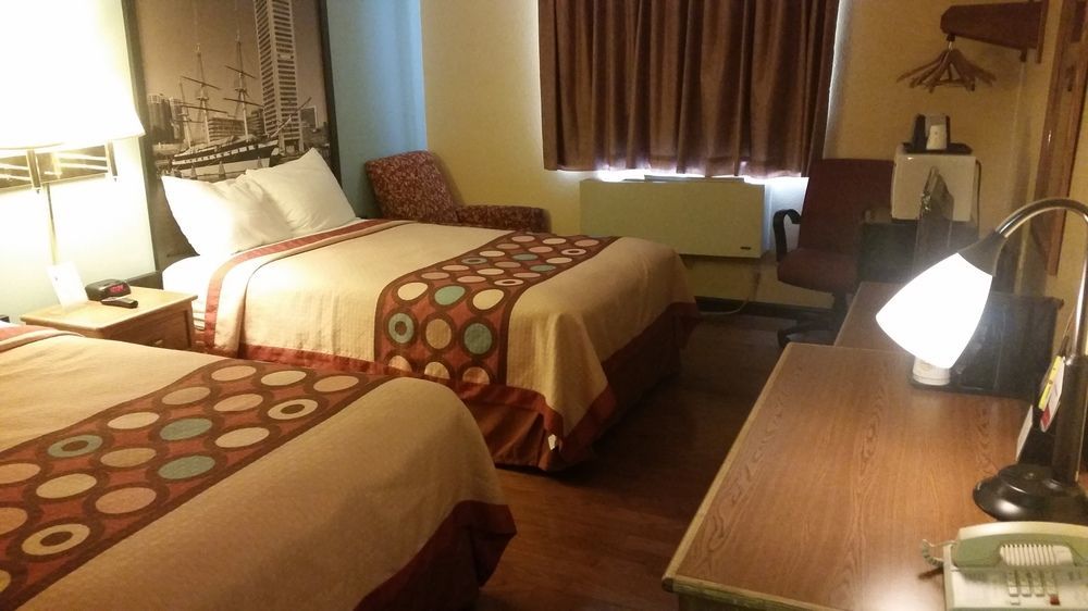 Super 8 By Wyndham Baltimore/Essex Area Luaran gambar