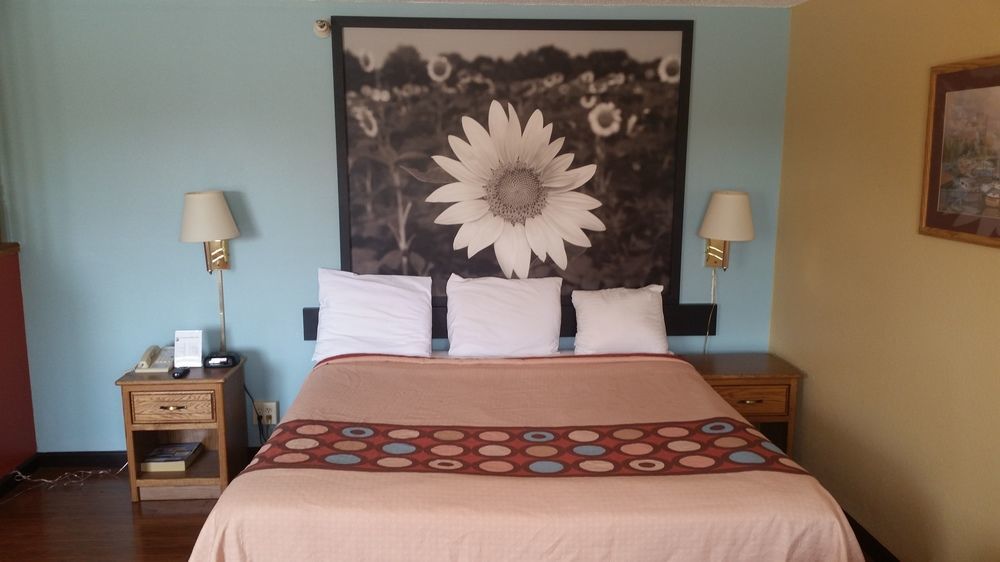 Super 8 By Wyndham Baltimore/Essex Area Luaran gambar