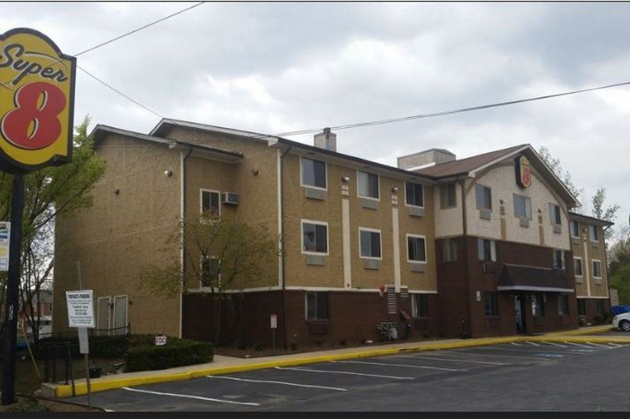 Super 8 By Wyndham Baltimore/Essex Area Luaran gambar